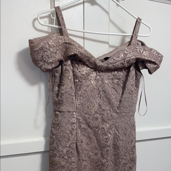 R&M Richards Size 4P Cream Lace Off-the-Shoulder Knee-Length Dress - Picture 8 of 9